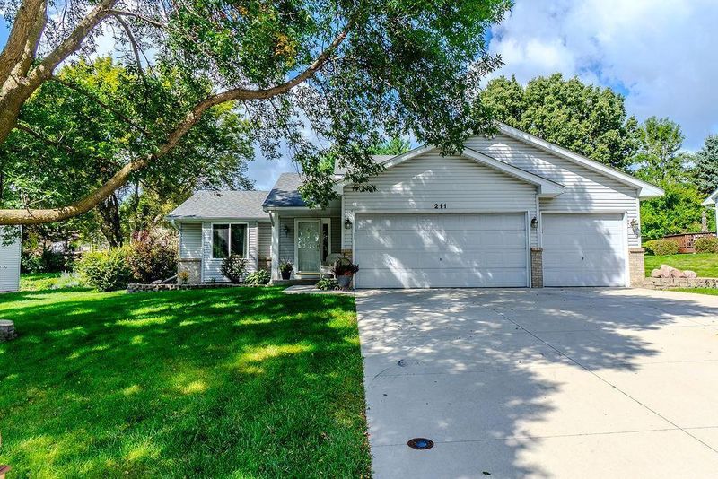 211 Buffalo Run Rd, Buffalo, MN 55313