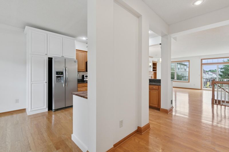 15070 Dundee Ave, Apple Valley, MN 55124