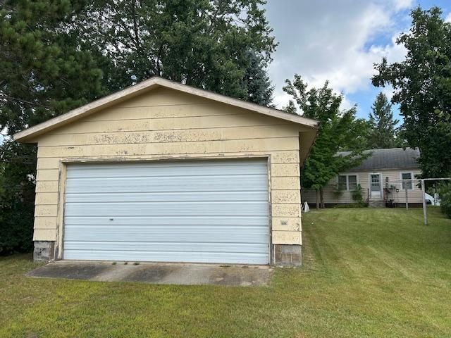 829 3rd St SW, Wadena, MN 56482
