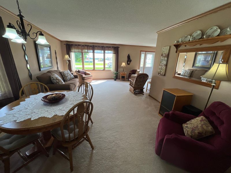 308 E Dakota Ave, Winger, MN 56592