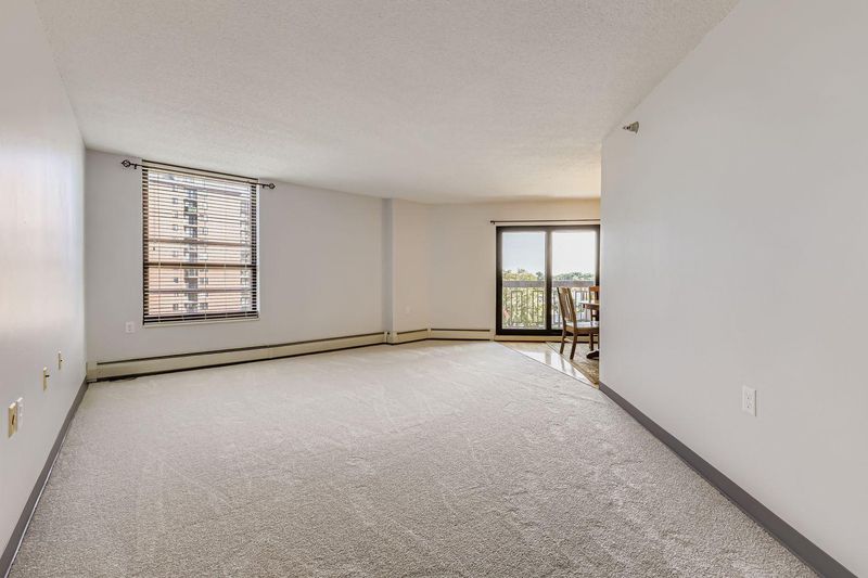 6615 Lake Shore Dr S #604, Richfield, MN 55423