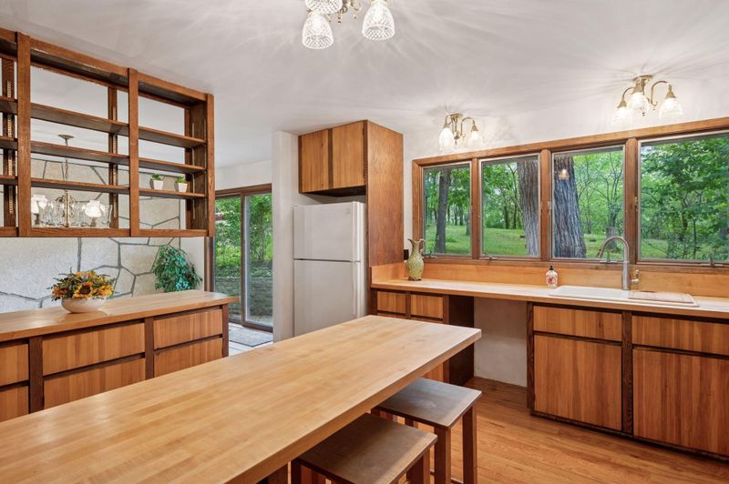 2119 Skyway Dr, Saint Paul, MN 55119