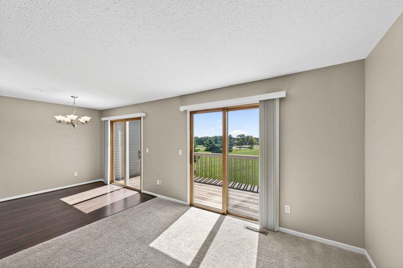 10281 Arrowwood Dr, Eden Prairie, MN 55347
