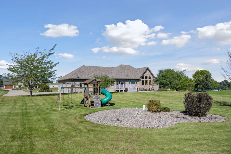 1012 Adam Ave, Montevideo, MN 56265