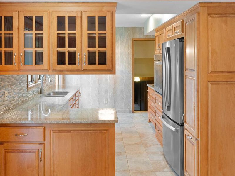 12909 Burwell Dr, Minnetonka, MN 55305
