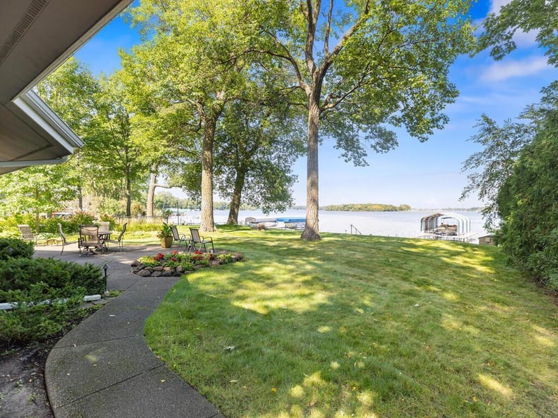 27090 Edgewood Rd, Excelsior, MN 55331