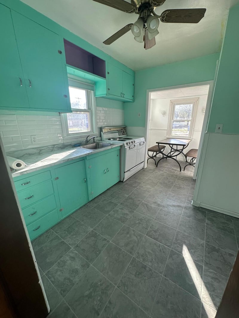 190 6th St, Dawson, MN 56232