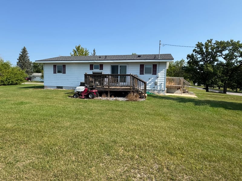 110 E Stokes Ave, Badger, MN 56714