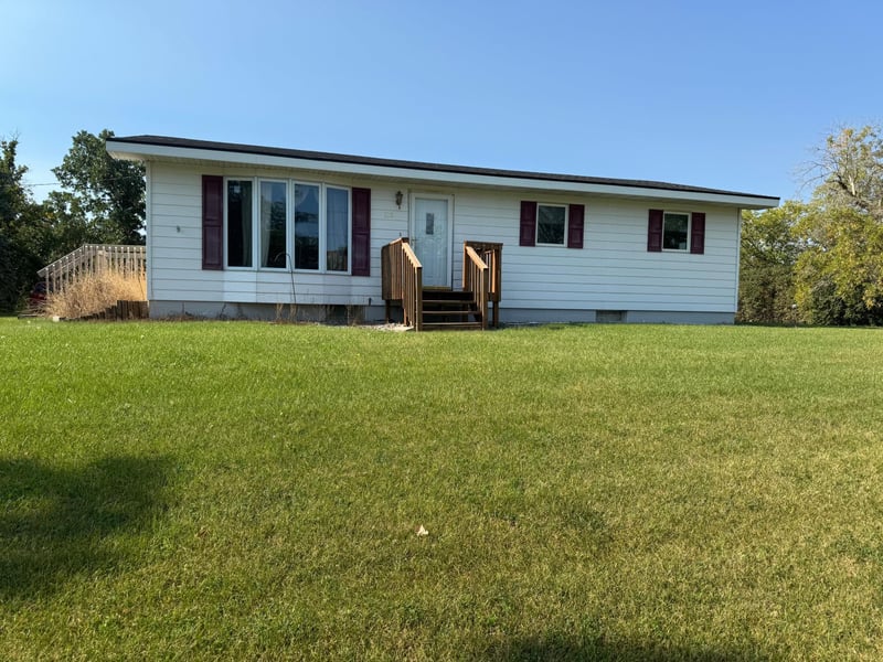 110 E Stokes Ave, Badger, MN 56714