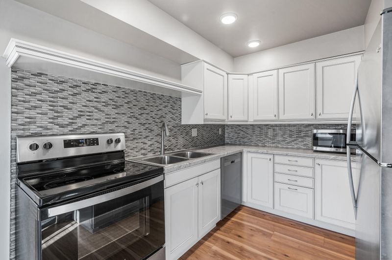 2040 Utah Ave S, Saint Louis Park, MN 55426