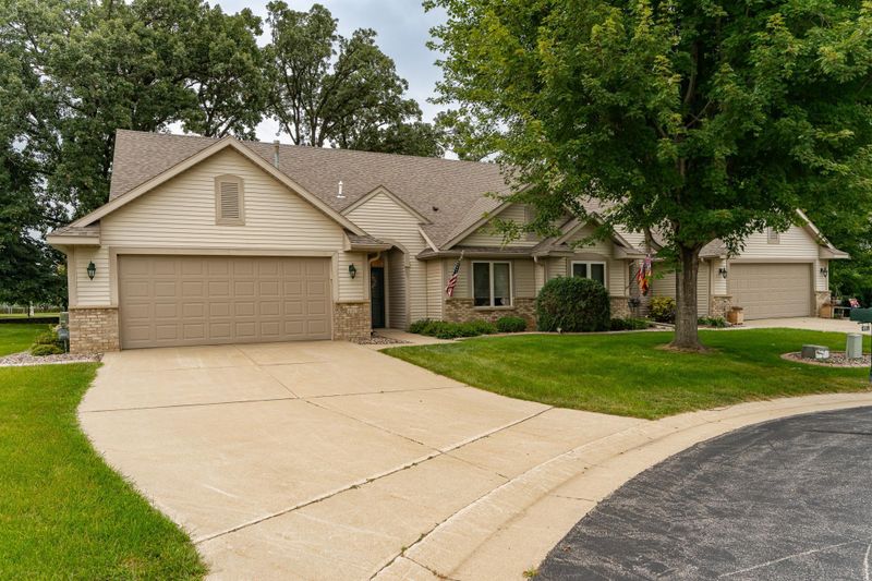 4915 Oaklawn Ln NW, Rochester, MN 55901