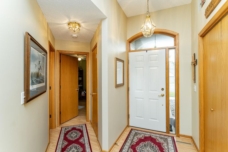 4915 Oaklawn Ln NW, Rochester, MN 55901