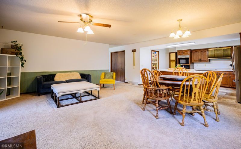 1940 Barclay St, Maplewood, MN 55109