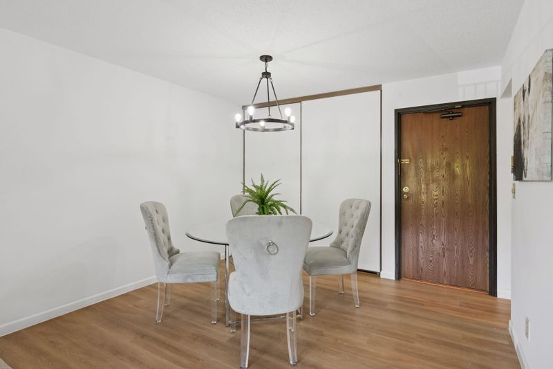 1903 Silver Bell Rd #203, Eagan, MN 55122