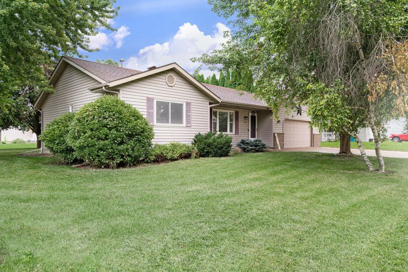 1775 7th Ave NE, Owatonna, MN 55060