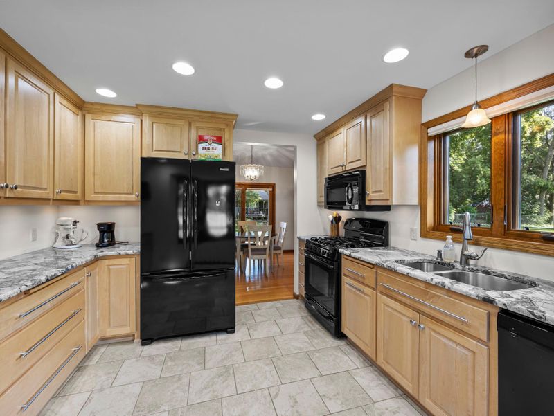 11418 Quebec Ave N, Champlin, MN 55316