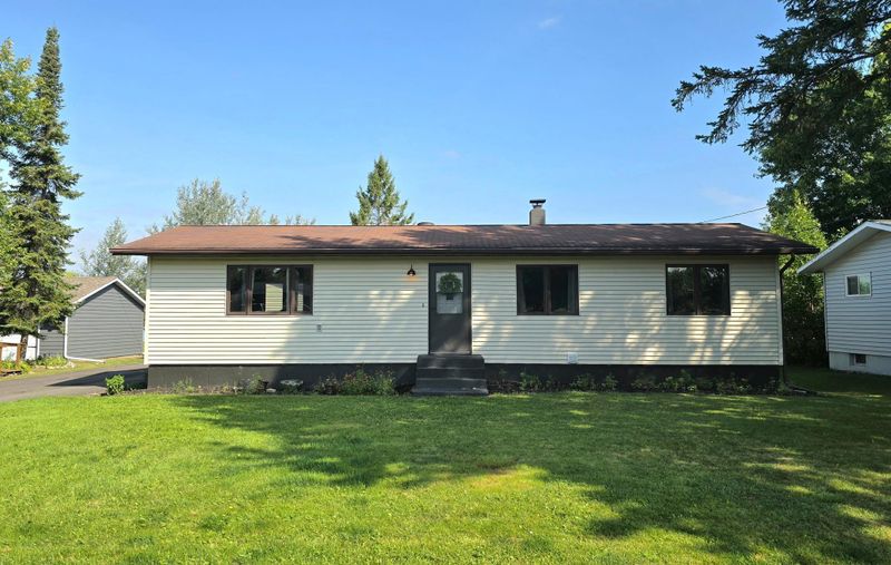 603 16th St E, International Falls, MN 56649