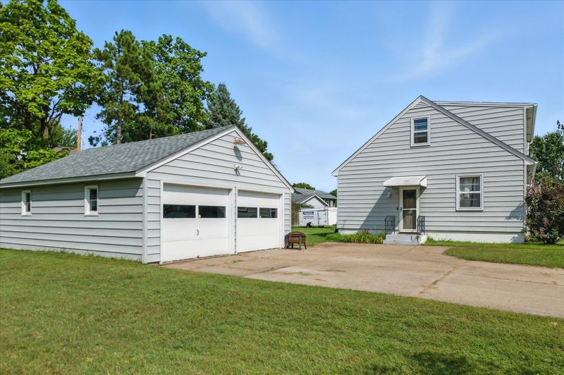 721 Harrison St, Anoka, MN 55303
