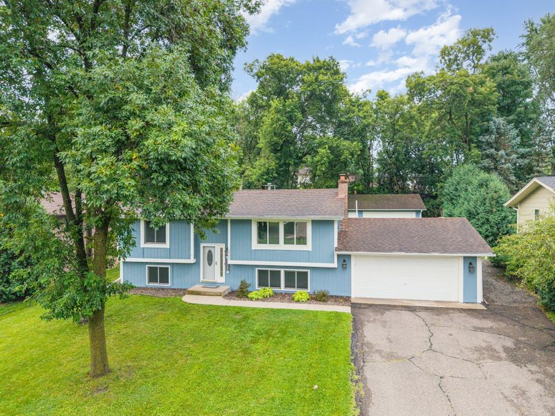 6907 Crest Dr, Maple Grove, MN 55311