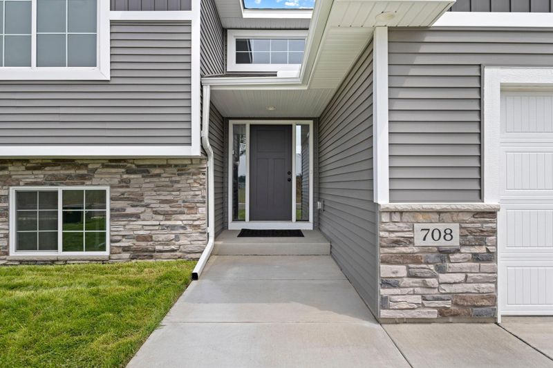 708 Margaret Ln NE, Isanti, MN 55040
