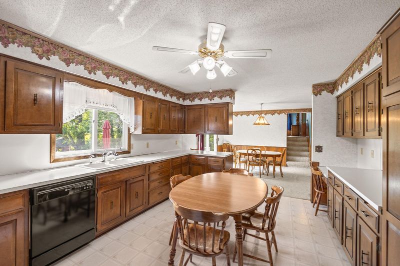 21575 York Rd, Hutchinson, MN 55350