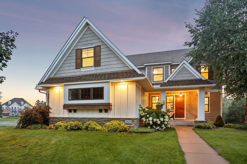 9850 Rainier Ct, Eden Prairie, MN 55347