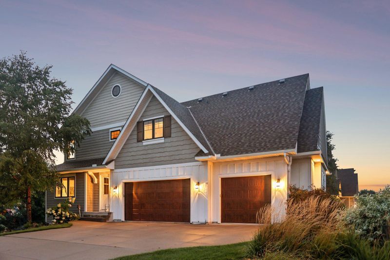 9850 Rainier Ct, Eden Prairie, MN 55347