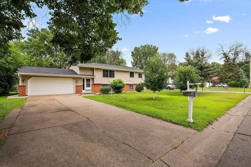 2708 Pearson Pw, Brooklyn Park, MN 55444