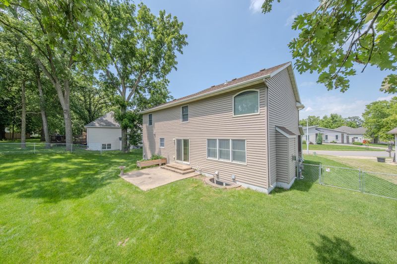 518 Forbrook Ln NW, Rochester, MN 55901