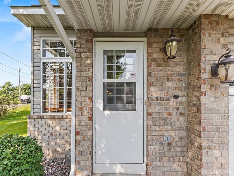9938 Hamlet Ct S, Cottage Grove, MN 55016