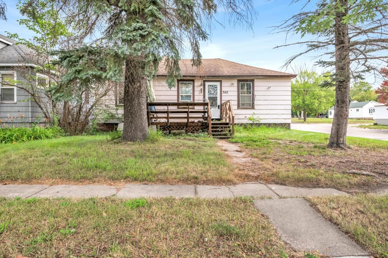 340 3rd Ave, Calumet, MN 55716