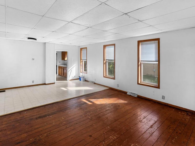 25 W 3rd St, Rush City, MN 55069