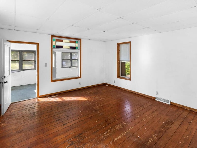 25 W 3rd St, Rush City, MN 55069