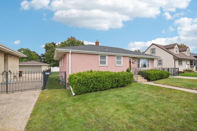 137 South St E, South Saint Paul, MN 55075