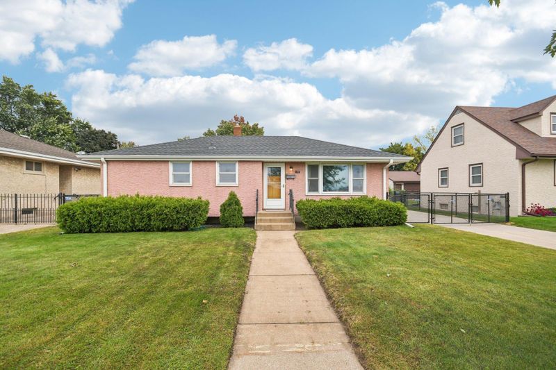 137 South St E, South Saint Paul, MN 55075