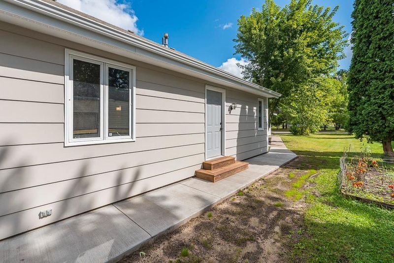 915 5th Ave NE, Brainerd, MN 56401