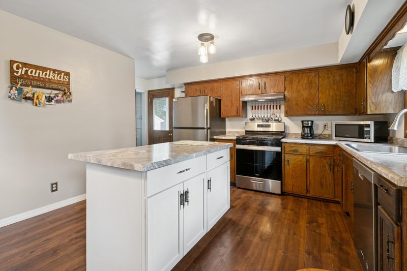 545 4th Ave NW, New Brighton, MN 55112