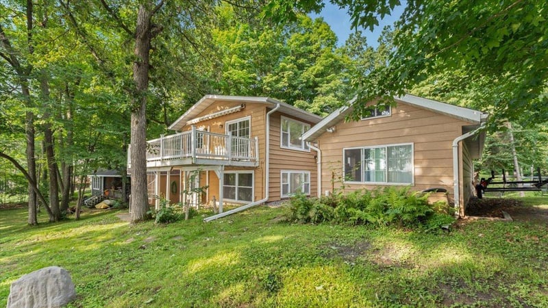 40566 Pequot Dr, Browerville, MN 56438