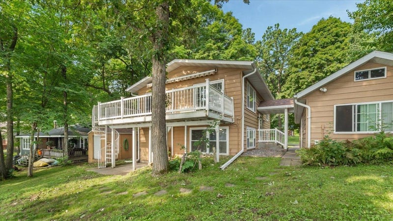 40566 Pequot Dr, Browerville, MN 56438