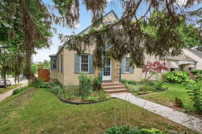 3654 Queen Ave N, Minneapolis, MN 55412