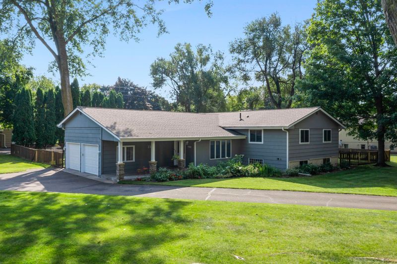 7325 Topview Rd, Eden Prairie, MN 55346