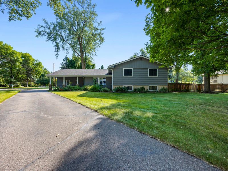 7325 Topview Rd, Eden Prairie, MN 55346
