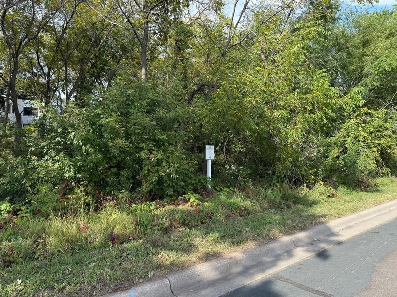 1634 River Shore Dr, Hastings, MN 55033