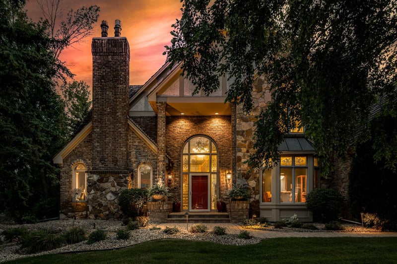 6993 Kenmare Dr, Bloomington, MN 55438