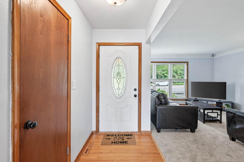 2076 Larpenteur Ave E, Saint Paul, MN 55109