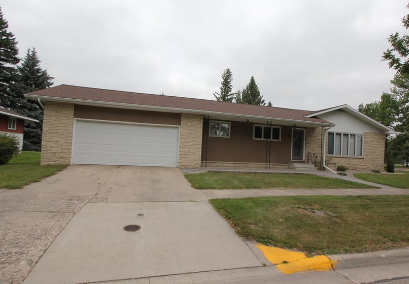 303 W 1st St, Argyle, MN 56713