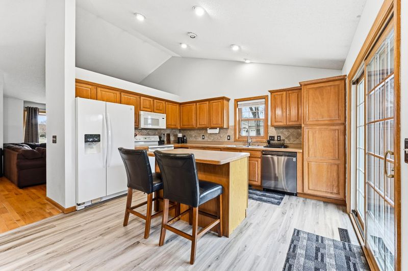 2106 Sunny View Ln, Northfield, MN 55057