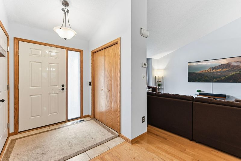 2106 Sunny View Ln, Northfield, MN 55057