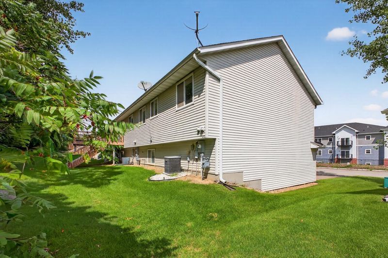 998 Hewitt Blvd, Red Wing, MN 55066
