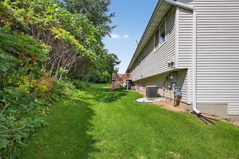 998 Hewitt Blvd, Red Wing, MN 55066